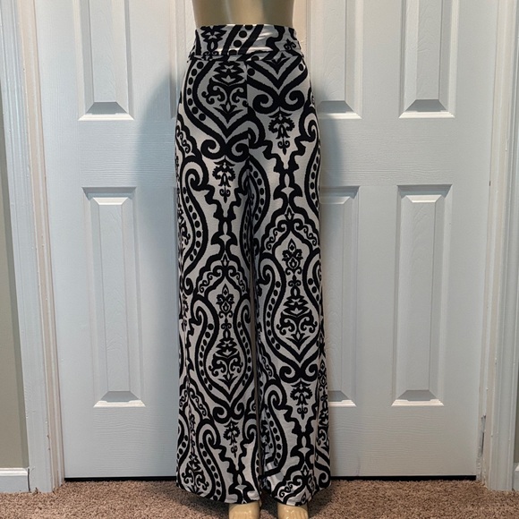 Bellamie Pants - Bellamie- Black and White Patterned PalazzoPants size L
